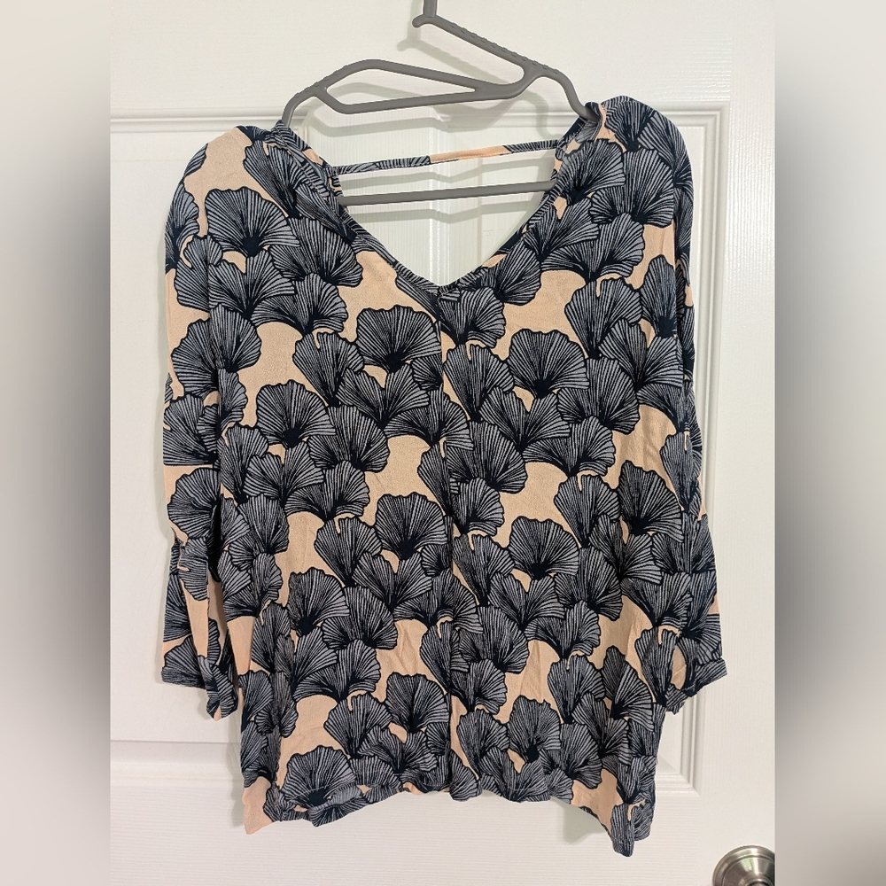 Ava Sky Women's Long Sleeve Top Size Medium